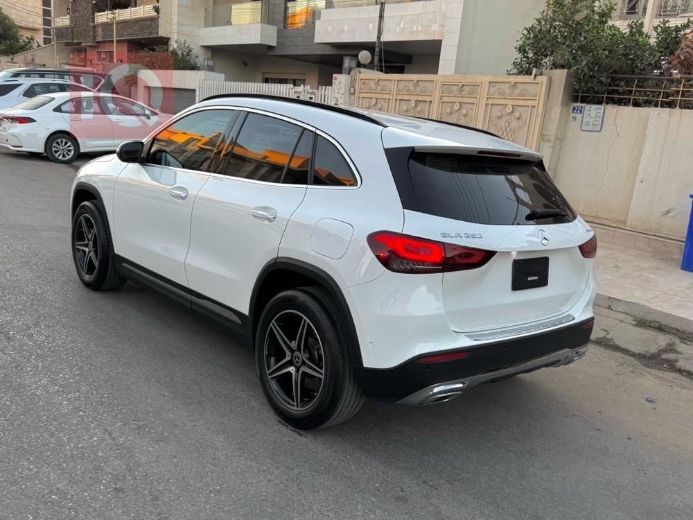 مێرسێدس بێنز GLA